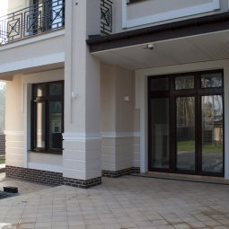 светодиодные фасадные светильники Arcluce дневной вид