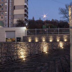 освещение габионов встроенными светильниками вид 2