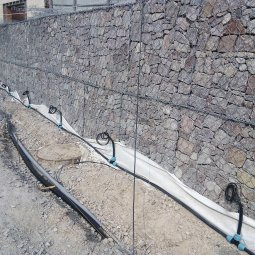 прокладка кабеля в ПНД трубе 